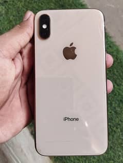 iphone XS golden color