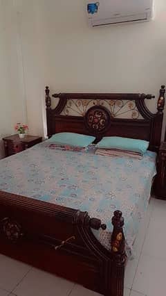 Sheesham wood full bed room set (without matress)