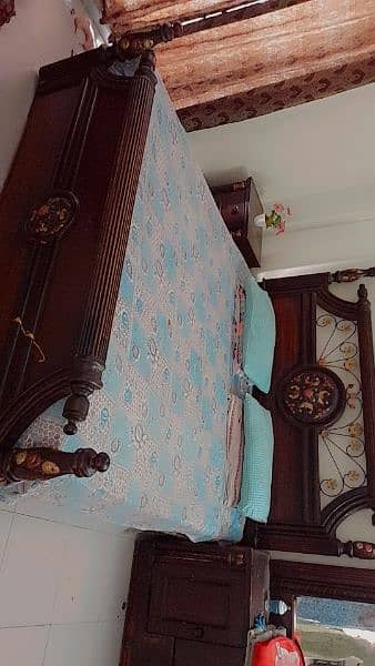 Sheesham wood full bed room set (without matress) 1