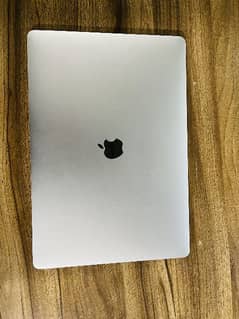 Good Condition Macbook Pro 2018 15 i7 2.6GHz 4GB Graphics 16/512GB i7