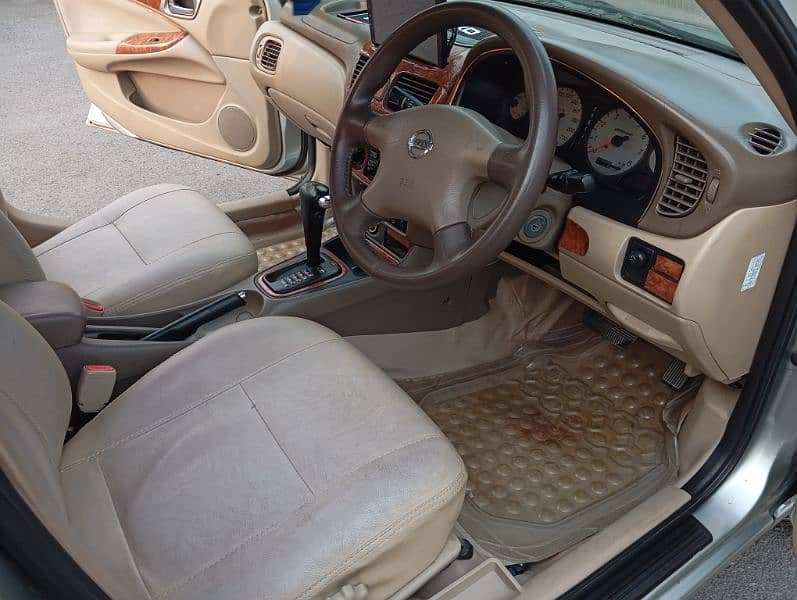 Nissan Sunny Super Saloon 1.6 Automatic 9