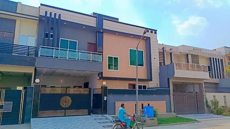 House 7 Marla For Sale In Sitara Gold City 1