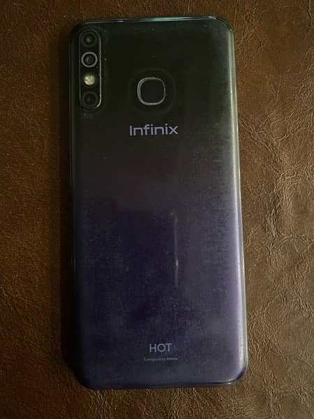 Infinix hot 8 4/64 2