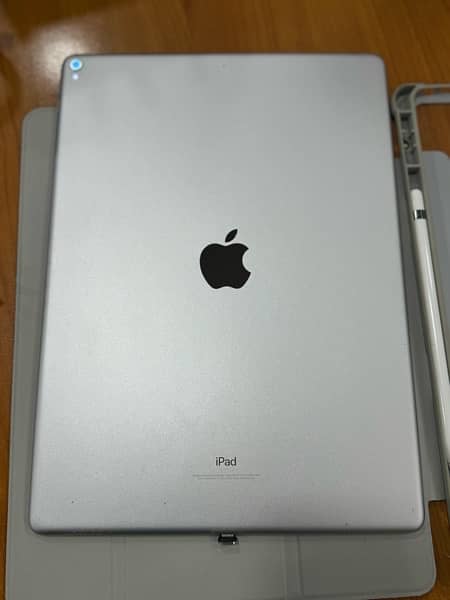 iPad Pro 12.9 (2nd Generation) 1