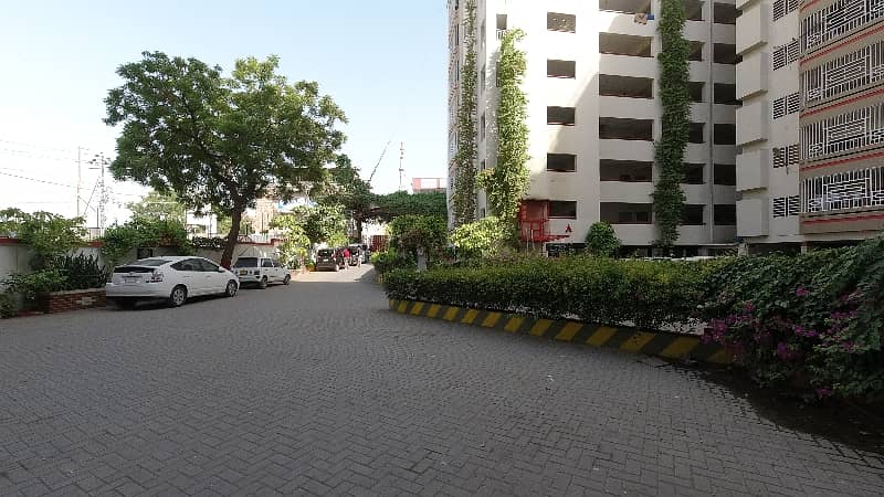 Stunning Prime Location 1550 Square Feet Flat In Gulshan-e-Iqbal - Block 10-A Available 2