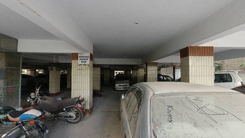 Stunning Prime Location 1550 Square Feet Flat In Gulshan-e-Iqbal - Block 10-A Available 21
