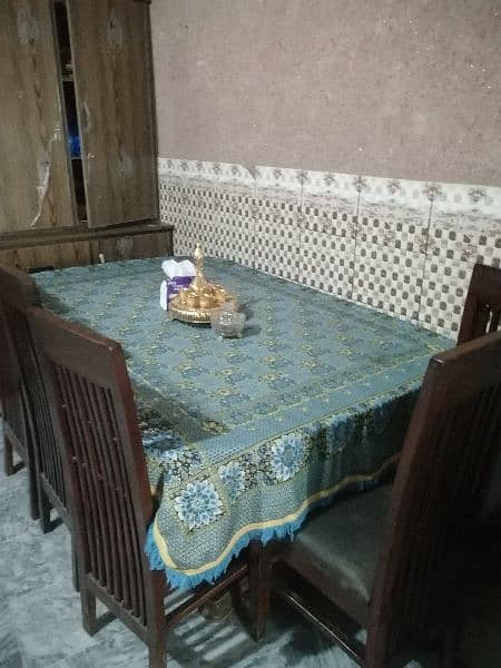 dinning table and aquarium for sale 2