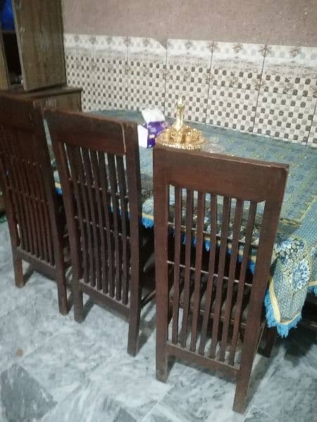dinning table and aquarium for sale 3