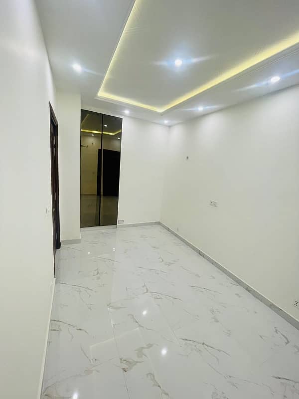 10 Marla House Available For Sale In Johar Block In Bahria Town Lahore 8