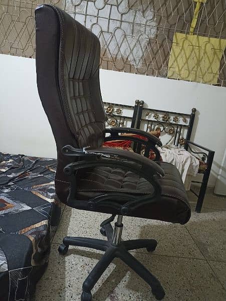 office revolving chair / executive/ gaming chair 3