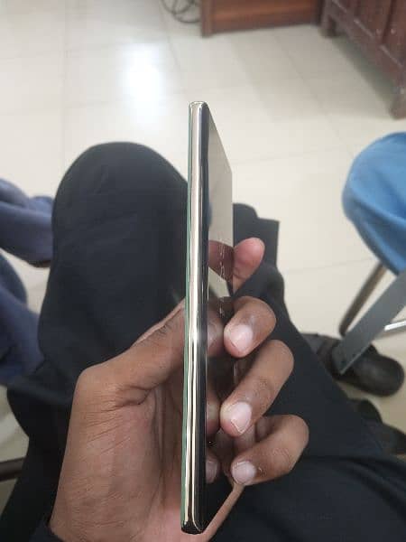 Tecno spark 20 pro plus 4