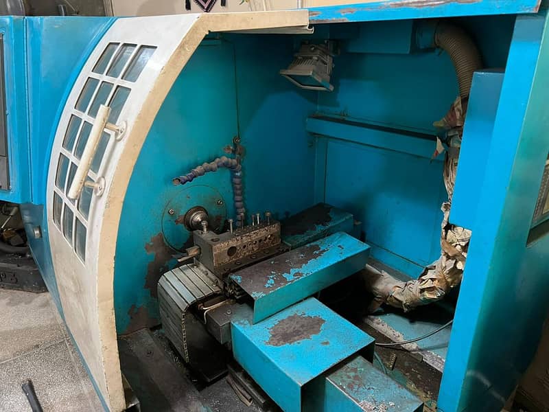 CNC Lathe Machine 4