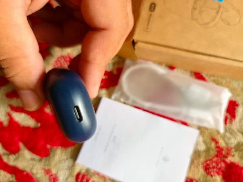 Haylou Air pod condition like new with box and long battery timing 8