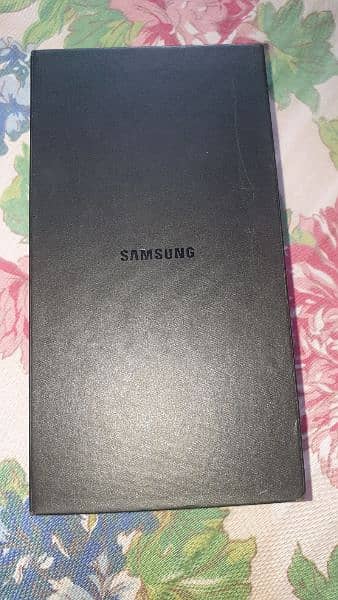 Samsung Note 9 with box. Dual pta approved. 10 by 10 condition 2