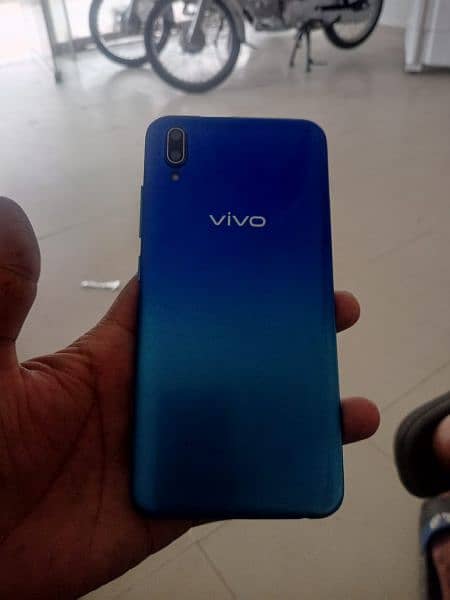 vivo y93 6GB ram 128 memory 1 Sim chlti hai panel change baki All OK 0