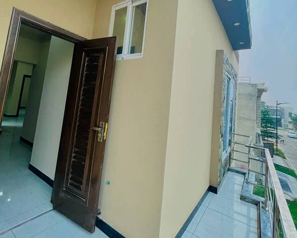 Spacious House Is Available For Sale In Ideal Location Of Prime City 12