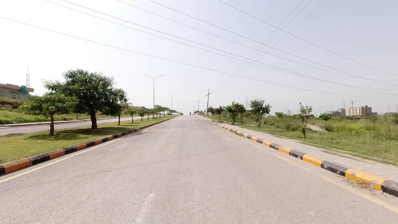Premium 2450 Square Feet Residential Plot Is Available For sale In Islamabad 16