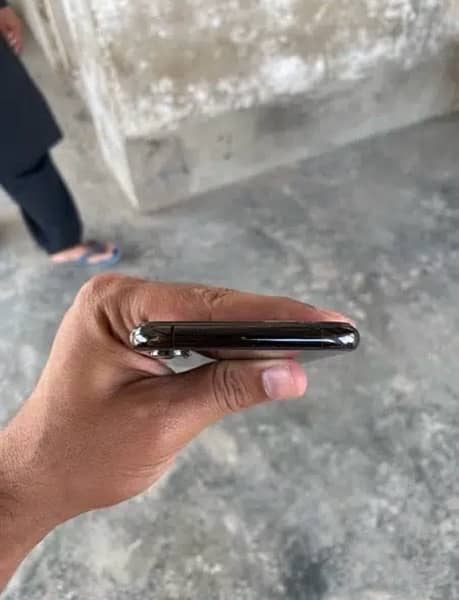 iphone xs 3