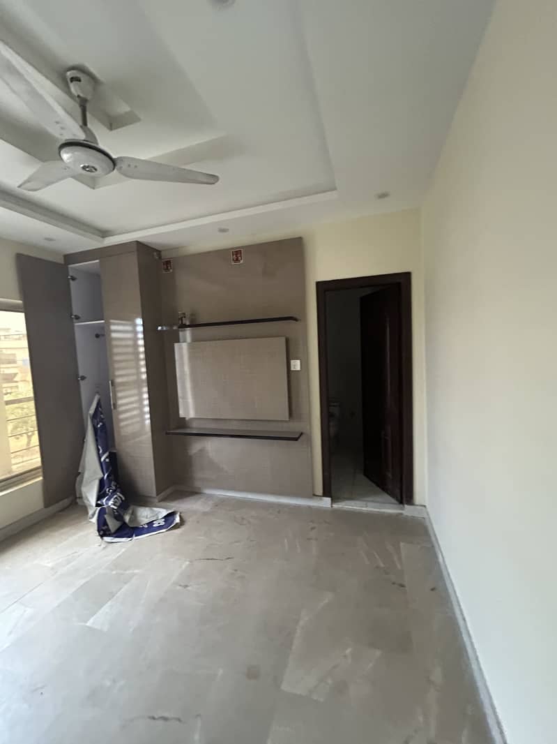 2 Bed non furnished for rent in phase 7 4