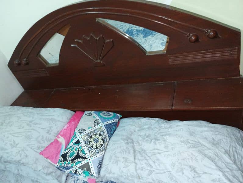 queen bed 1