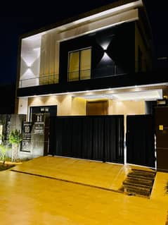 Canal road kheyaban colony Emran road house 9.5 marla brand new double story for sale