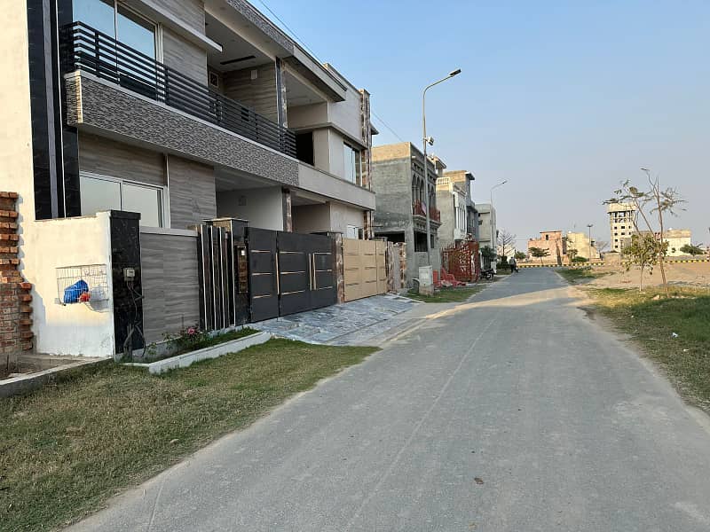 5 Marla Half Possession Paid 300 Series Plot For Sale in Diamond Block Park View City Lahore 1