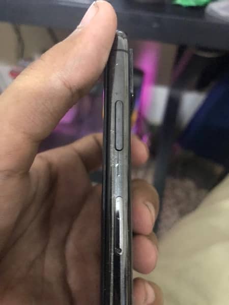 Iphone X Pta Approved (back glass crack) 5