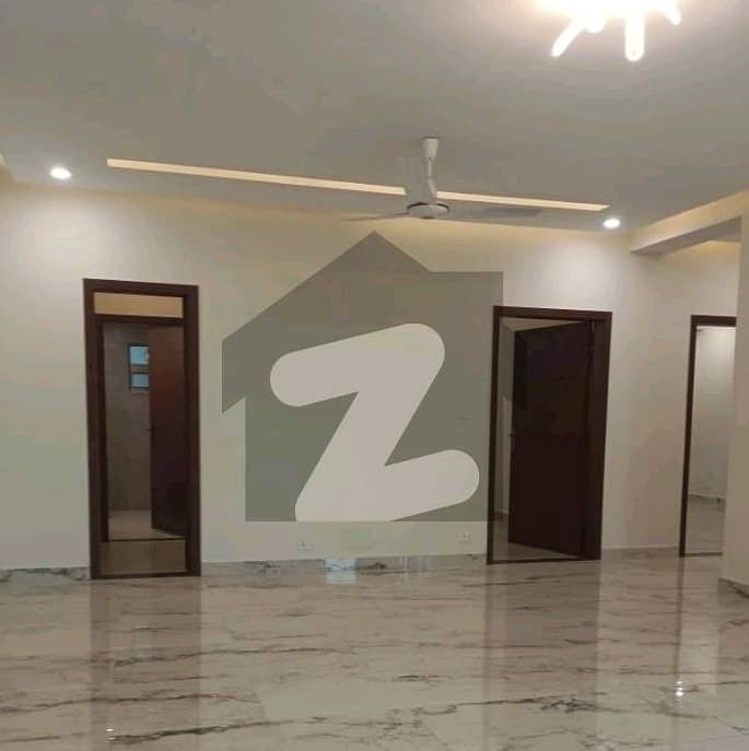 10 Marla Flat For sale In Askari 11 - Sector D Lahore 1