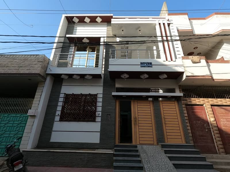 Ideal Prime Location 100 Square Yards House Available In Model Colony - Malir, Karachi 1