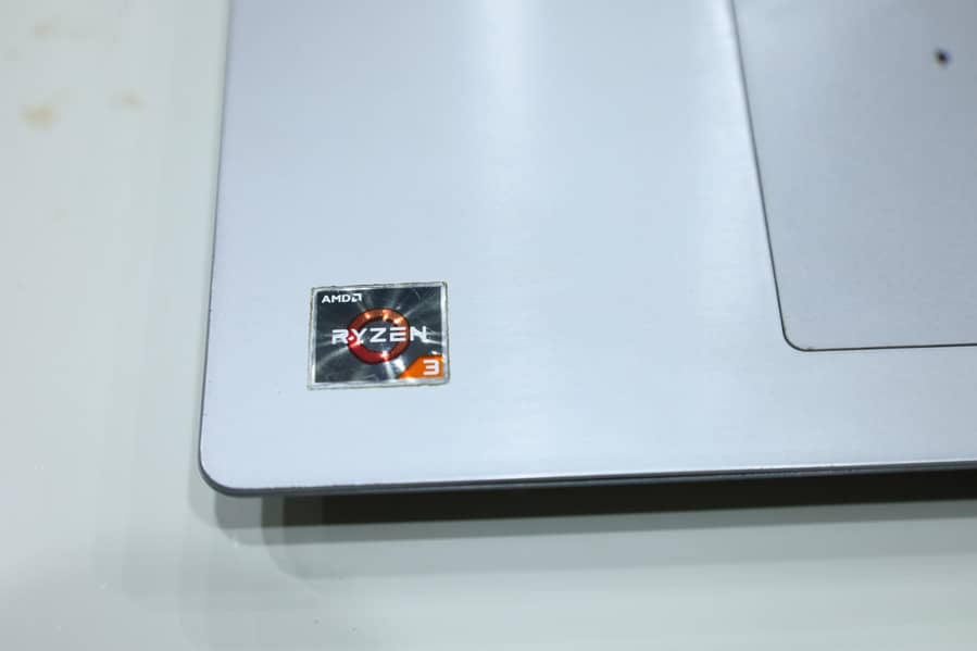 Lenovo Ideapad with Ryzen 3 3200  Processor with 2GB AMD  Radeon 3 GPU 6