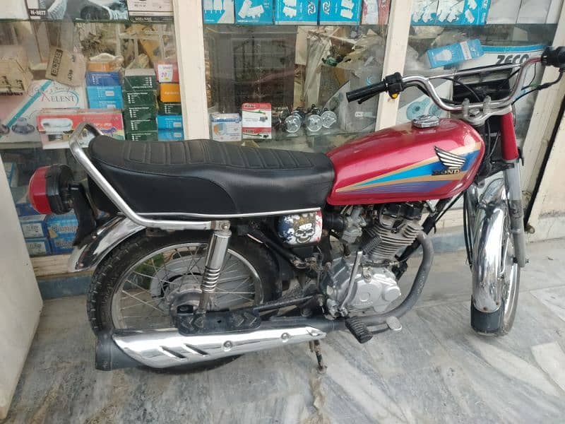 Honda 125 16mdl Lahore num 1