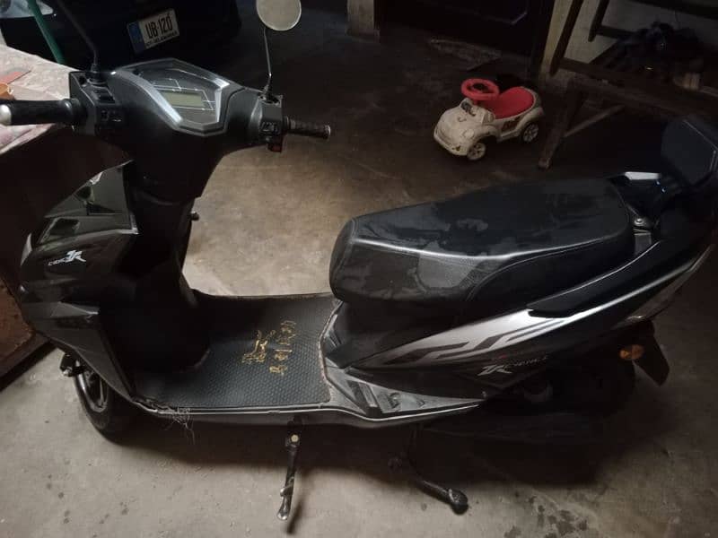 Electric scooter in new condition 1