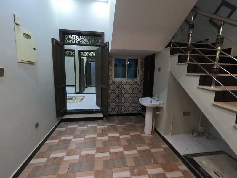 Unoccupied Prime Location House Of 100 Square Yards Is Available For Sale In Malir 4