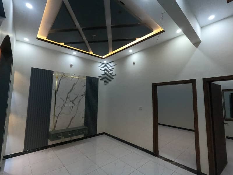 Prime Location 122 Square Yards House For sale In Rs. 23500000 Only 4