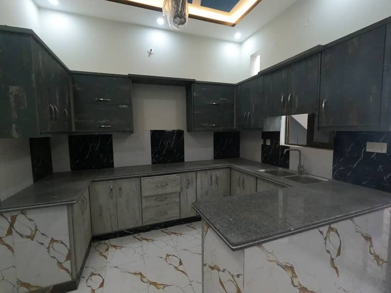 Prime Location 122 Square Yards House For sale In Rs. 23500000 Only 17