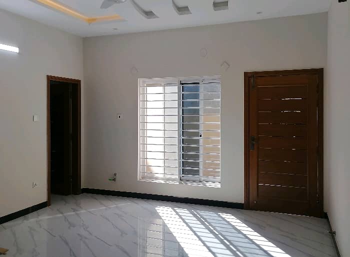 Highly-Desirable 1 Kanal House Available In Bahria Town Phase 3 5