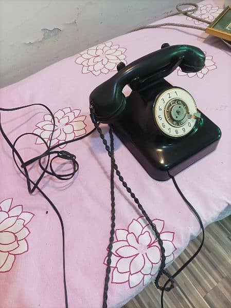 Antique telephone 1