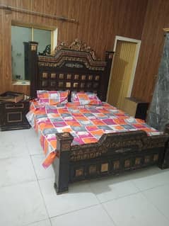 used large bed with mattress and washing machine