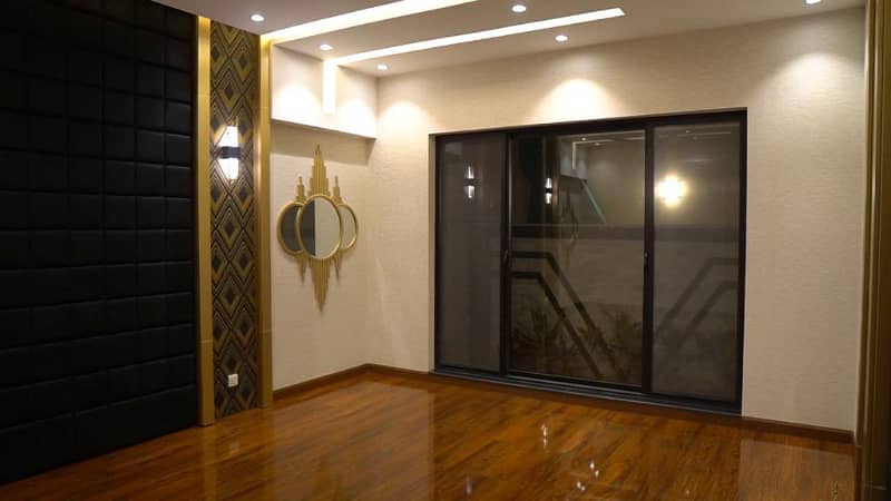New 1 Kanal Stunning Home Is Available For Rent In PHASE 6 DHA, Lahore. 12