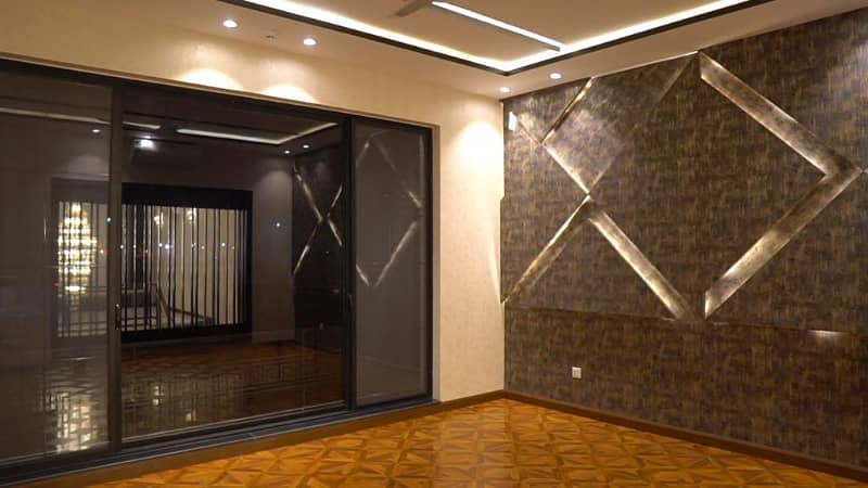 New 1 Kanal Stunning Home Is Available For Rent In PHASE 6 DHA, Lahore. 14