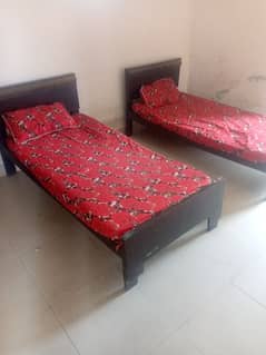 room for rent near moon market allama Iqbal town LHR