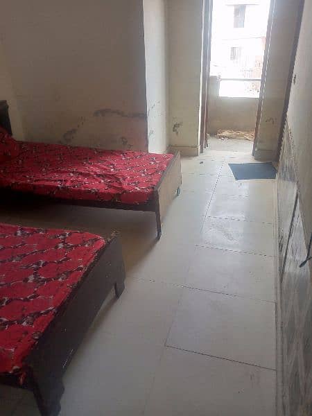 room for rent near moon market allama Iqbal town LHR 2