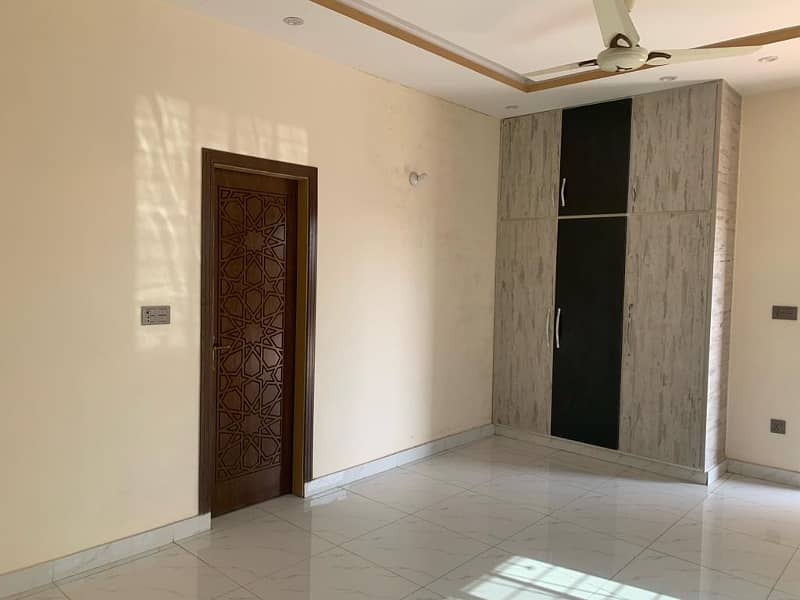 10 MARLA TRIPLE STOREY + BASEMENT FULL FURNISH CORNER HOUSE FOR SALE 49