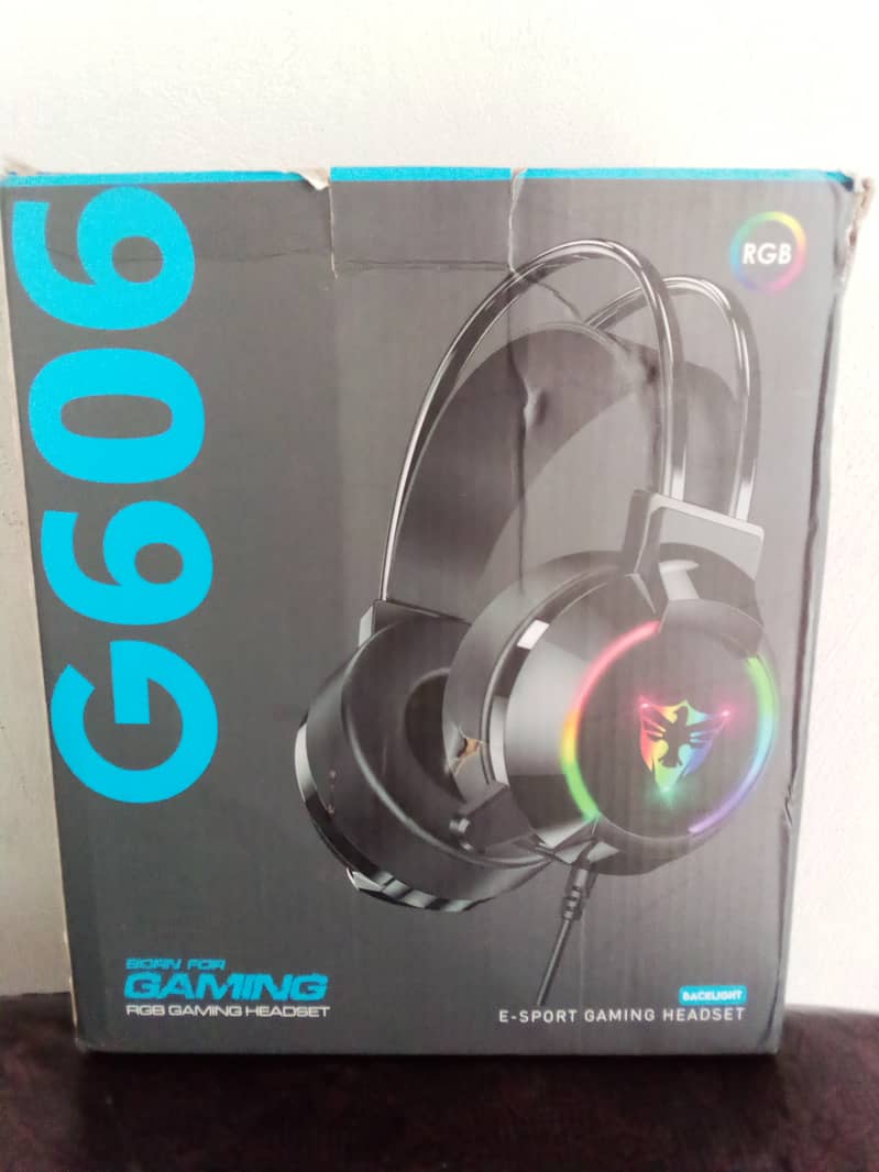 RGB GAMING HEADPHONES WITH MIC 2