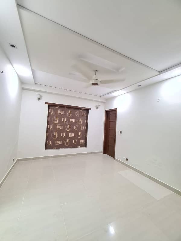 Prime Location 10 Marla Modern House For Sale In DHA Phase 5 Lahore 12