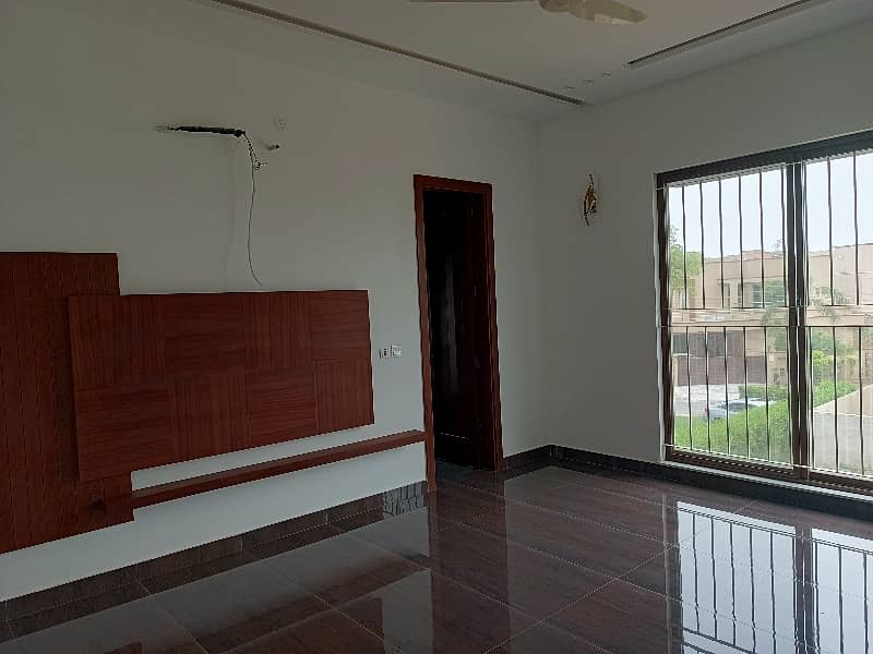 1 KANAL HOUSE FOR RENT IN DHA EME SOCIETY LAHORE 5 Master Bedroom 2 TV Launch Driang Room Dining Table 2 Kichan Servant Quarter Giraj Taris Store Podar Washroom Study Room Laundry 4