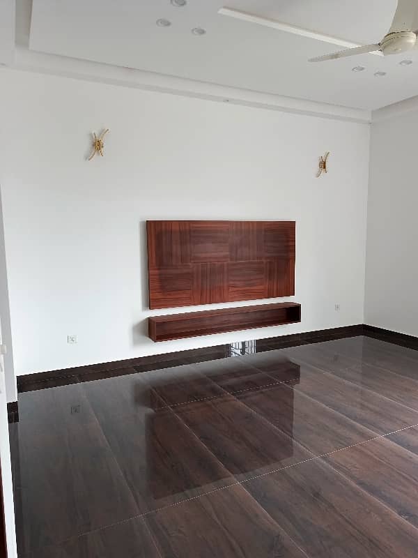 1 KANAL HOUSE FOR RENT IN DHA EME SOCIETY LAHORE 5 Master Bedroom 2 TV Launch Driang Room Dining Table 2 Kichan Servant Quarter Giraj Taris Store Podar Washroom Study Room Laundry 28