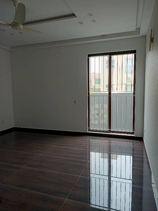 1 KANAL HOUSE FOR RENT IN DHA EME SOCIETY LAHORE 5 Master Bedroom 2 TV Launch Driang Room Dining Table 2 Kichan Servant Quarter Giraj Taris Store Podar Washroom Study Room Laundry 29