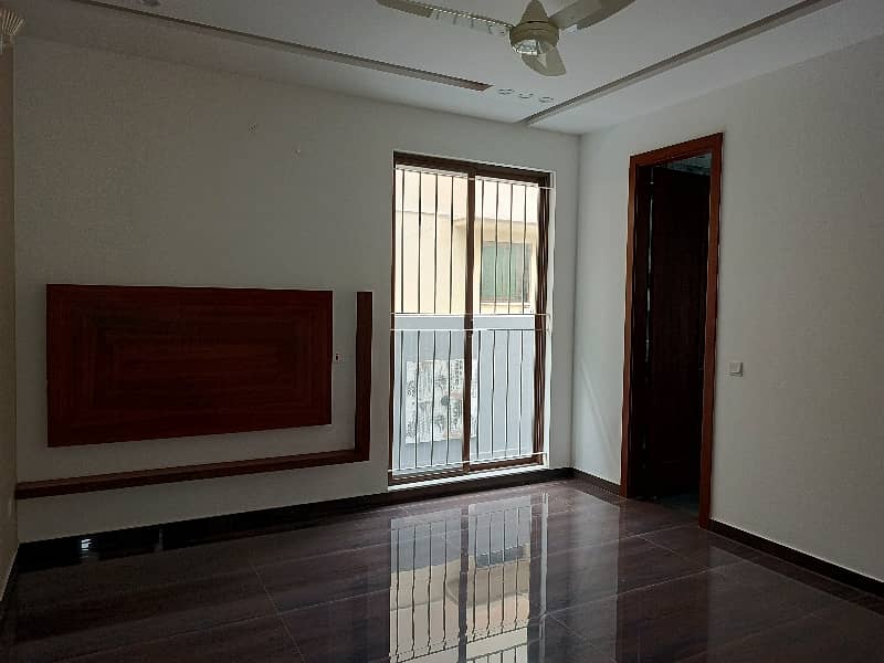 1 KANAL HOUSE FOR RENT IN DHA EME SOCIETY LAHORE 5 Master Bedroom 2 TV Launch Driang Room Dining Table 2 Kichan Servant Quarter Giraj Taris Store Podar Washroom Study Room Laundry 31