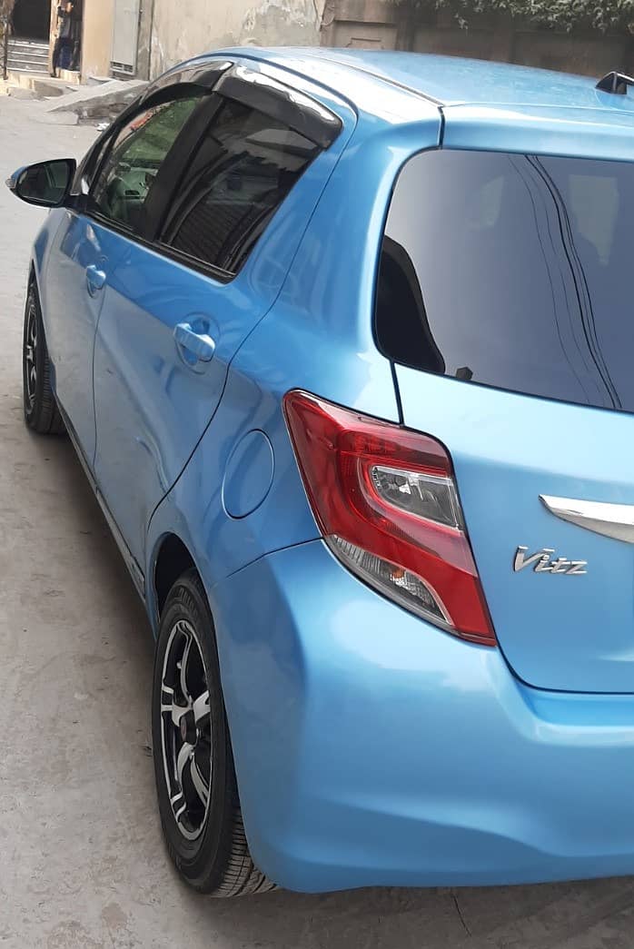 Toyota Vitz F 1.0 2014 (multimedia stearing) 4